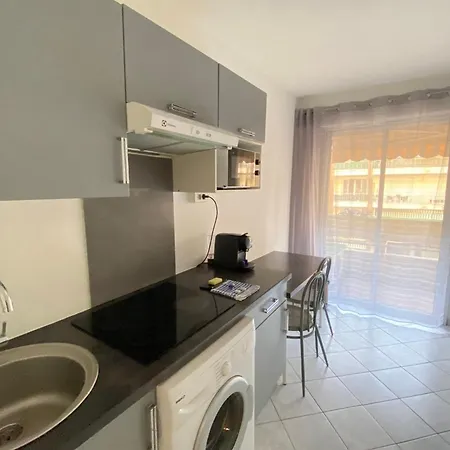 06bg - Studio 600m From The Beach - Private Parking *