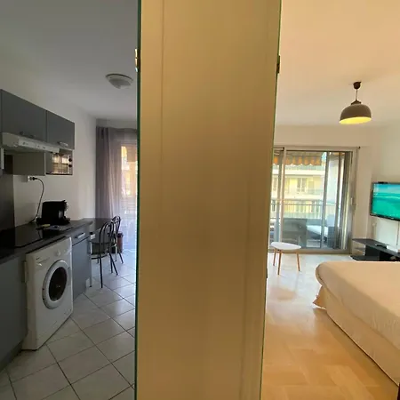 06bg - Studio 600m From The Beach - Private Parking *